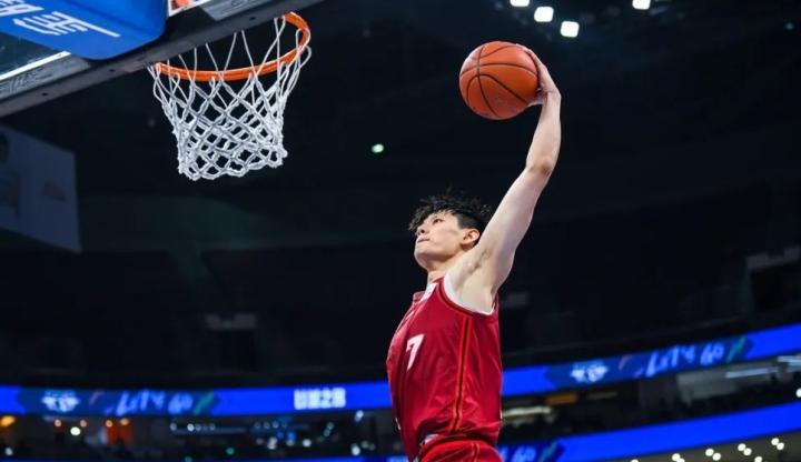 幕后真相与战术调整:曾凡博缺阵背后的球队变阵法则 体育新闻 幕后真相与战术调整:曾凡博缺阵背后的球队变阵法则 体育新闻