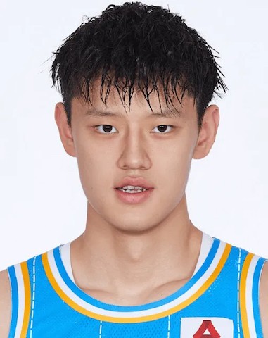 幕后真相与战术调整:曾凡博缺阵背后的球队变阵法则 体育新闻 幕后真相与战术调整:曾凡博缺阵背后的球队变阵法则 体育新闻