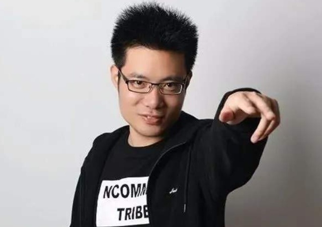  那个说"装备在哪儿"的男人，要回来证明自己了 娱乐新闻
